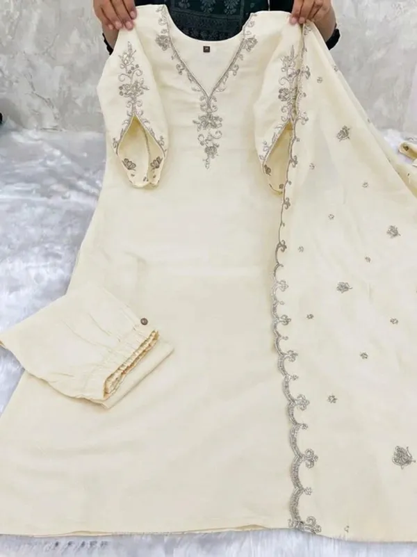 Off_White_Embroidered_Pakistani_Suit_Set_With_Silver_And_Green_Detailing