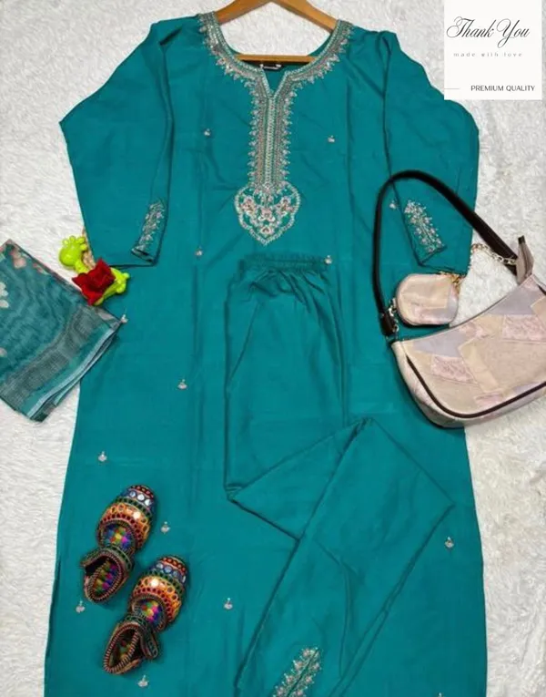 Turquoise_Embroidered_Ethnic_Suit_Set_With_Dupatta