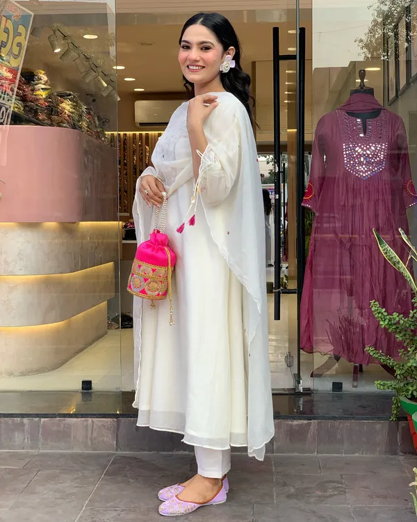 White_Embroidered_Kurta_Set_With_Dupatta_Ethnic_Wear_For_Women