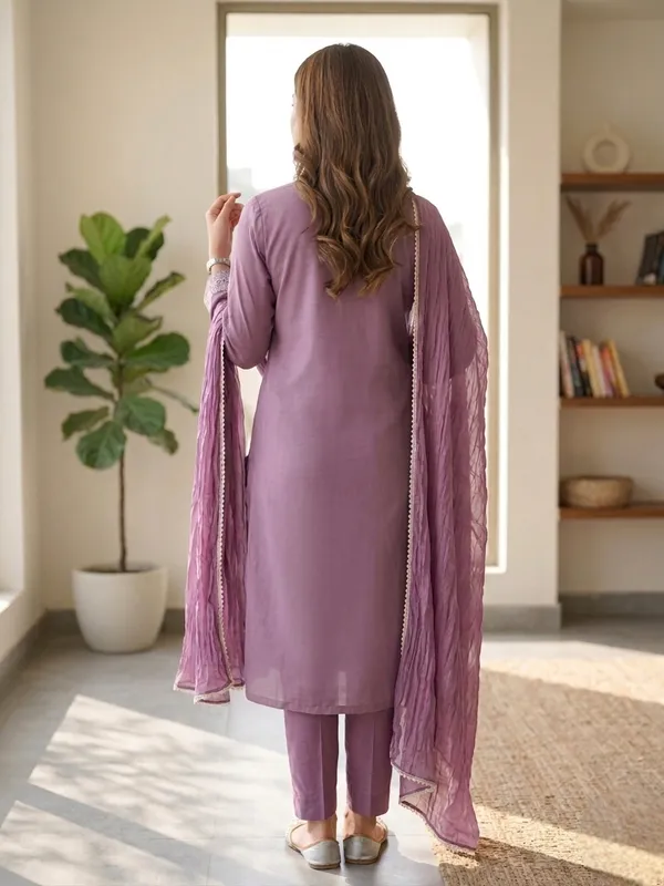 Purple_Ethnic_Kurta_Set_With_Dupatta_For_Women