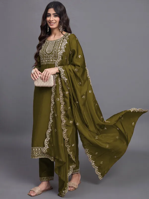 Mehendi_Green_Embroidered_Kurta_Set_With_Dupatta_Women's_Ethnic_Wear