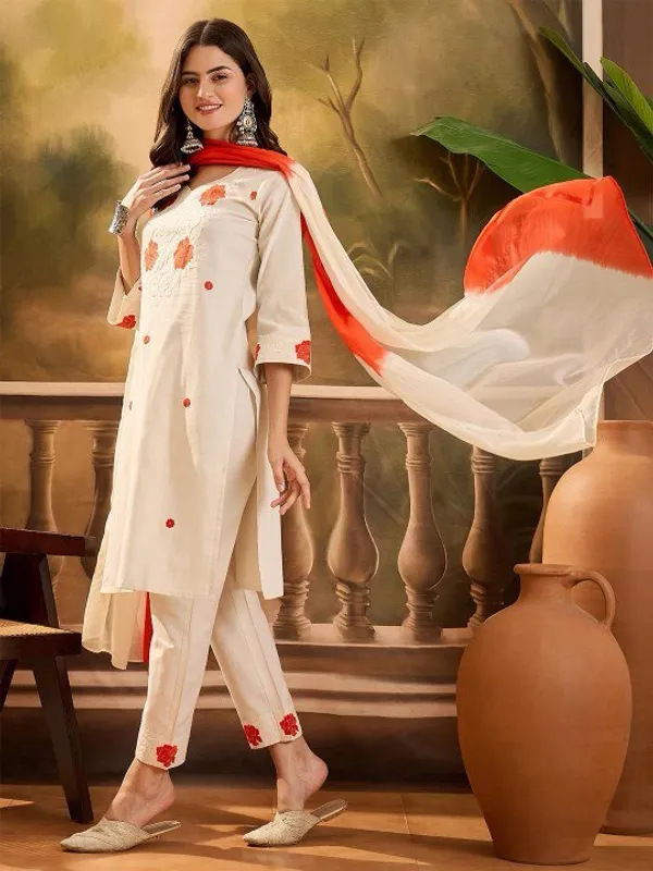 Women's_White_Embroidered_Kurta_Set_With_Tricolour_Dupatta