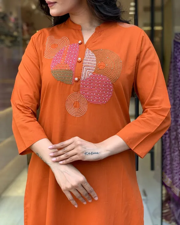 Orange_Kashmiri_Rayon_Slub_Kurti_Pant_Dupatta_Set_With_Chanderi_Cotton_Embroidery