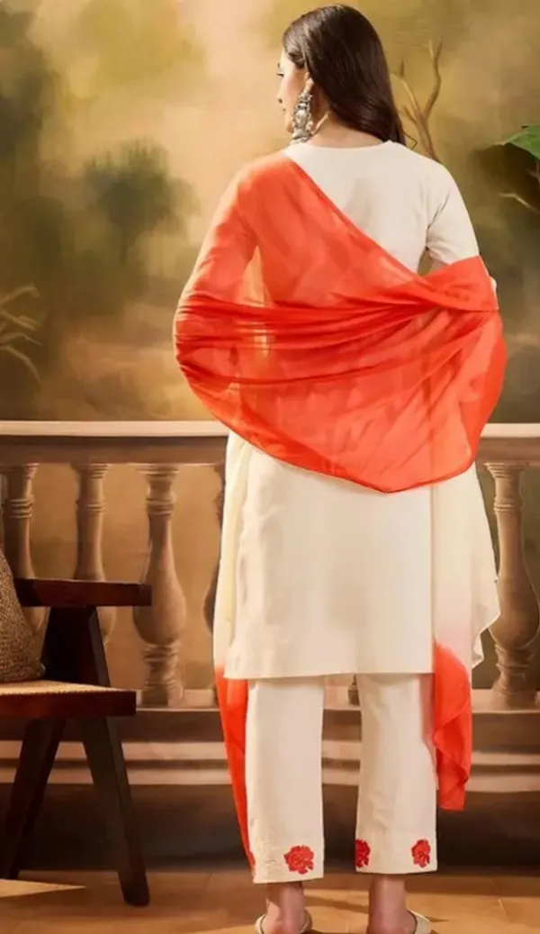 Women's_White_Embroidered_Kurta_Set_With_Tricolour_Dupatta