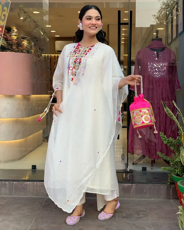 White_Embroidered_Kurta_Set_With_Dupatta_Ethnic_Wear_For_Women