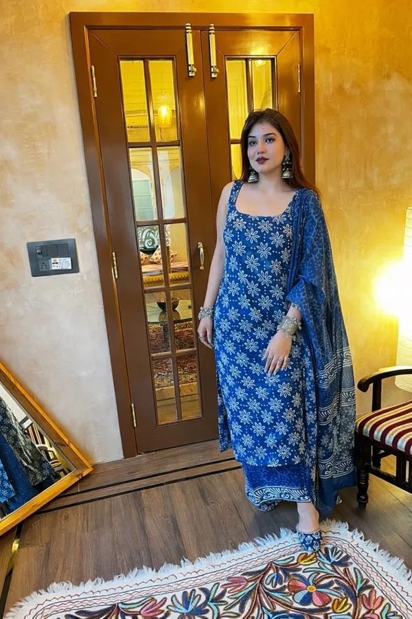Suxeina_550_Rayon_Slub_Chanderi_Cotton_Printed_Kurti_Set_With_Pant_And_Dupatta_(Xxi:2.1_Mtr)