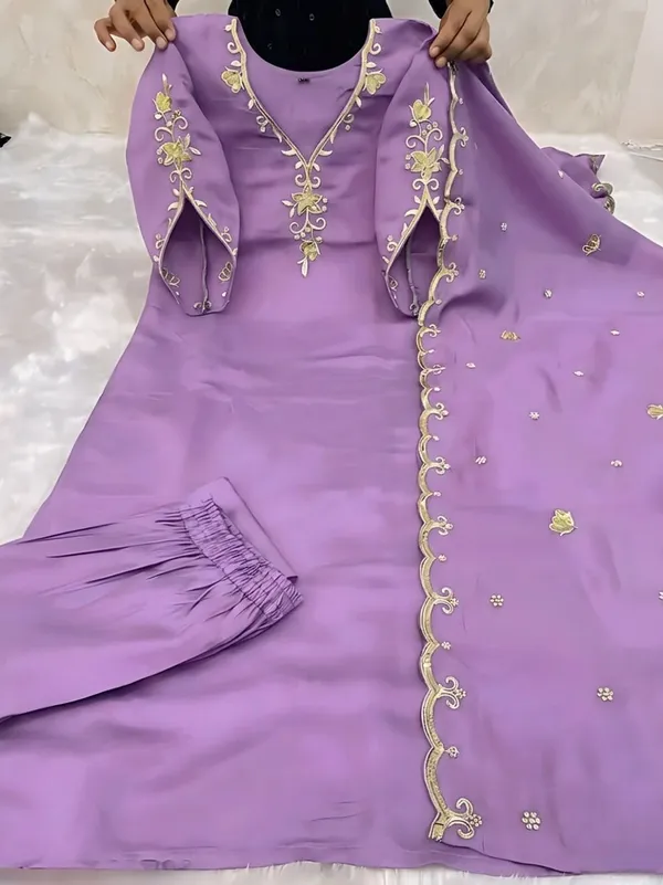 Elegant_Lavender_Embroidered_Suit_Set_With_Dupatta