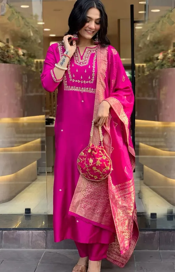 Magenta_Banarasi_Silk_Salwar_Suit_With_Dupatta