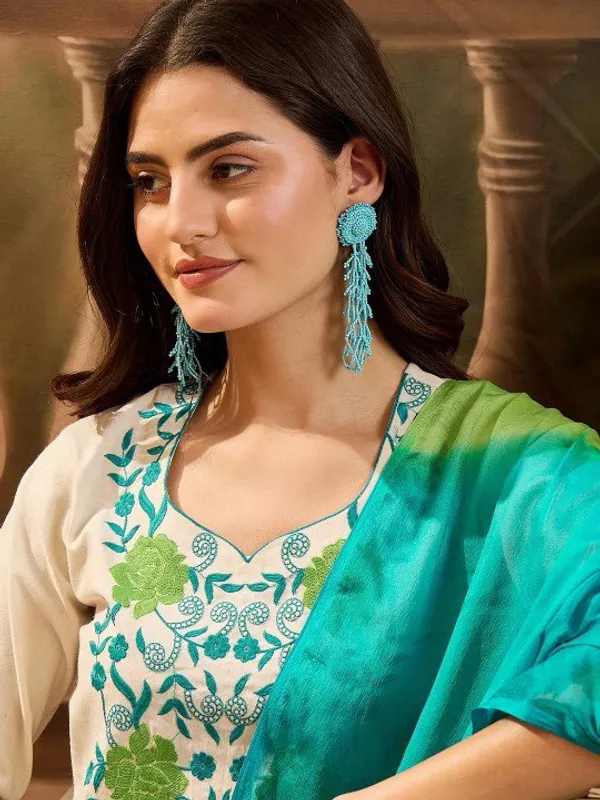 Elegant_White_Ethnic_Kurta_Set_With_Green_Embroidery_And_Gradient_Dupatta