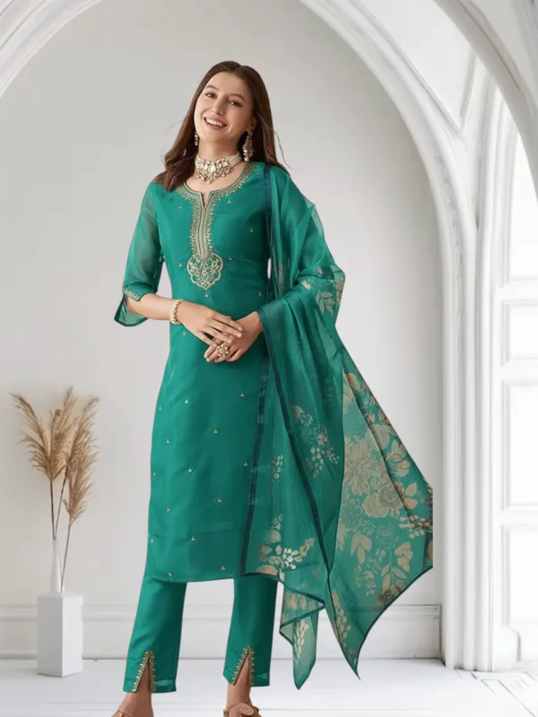 Turquoise_Green_Embroidered_Salwar_Suit_Set_With_Dupatta
