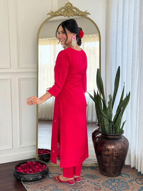 Vibrant_Pink_Embroidered_Kurta_Set_With_Dupatta