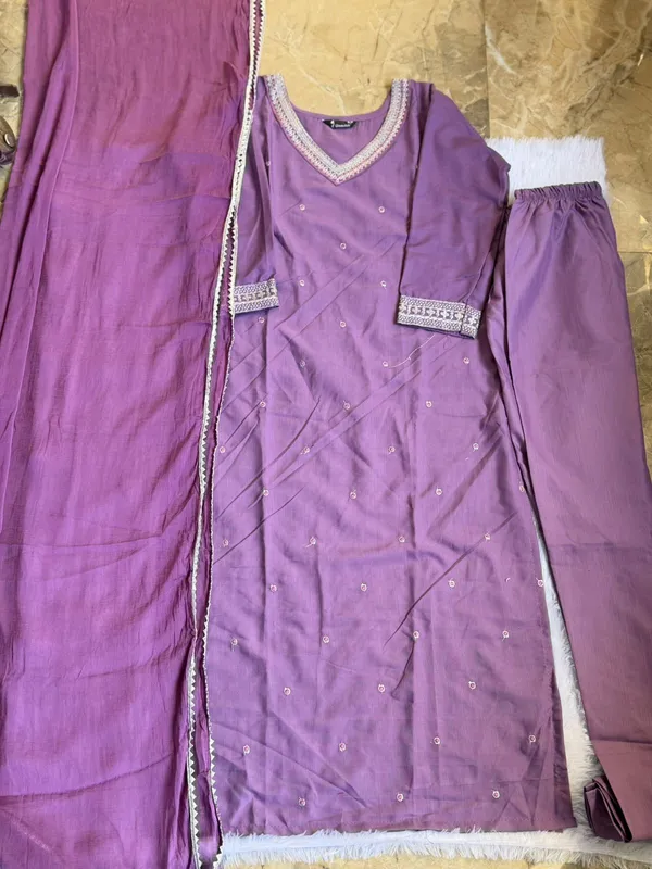 Purple_Ethnic_Kurta_Set_With_Dupatta_For_Women