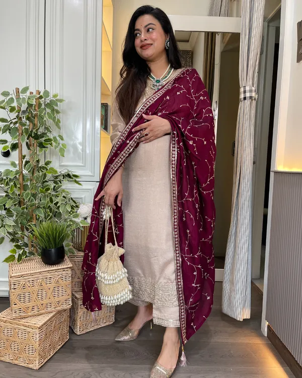 Beige_Embellished_Kurta_Set_With_Maroon_Dupatta