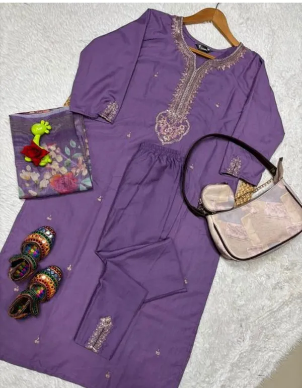Purple_Embroidered_Organza_Salwar_Suit_Set_With_Dupatta