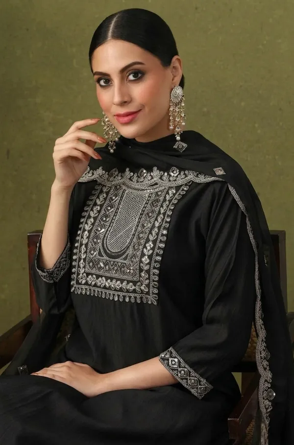Black_Embroidered_Ethnic_Suit_Set_With_Dupatta