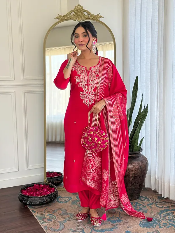 Red_Embroidered_Silk_Kurta_Set_With_Dupatta_Traditional_Ethnic_Wear_For_Women