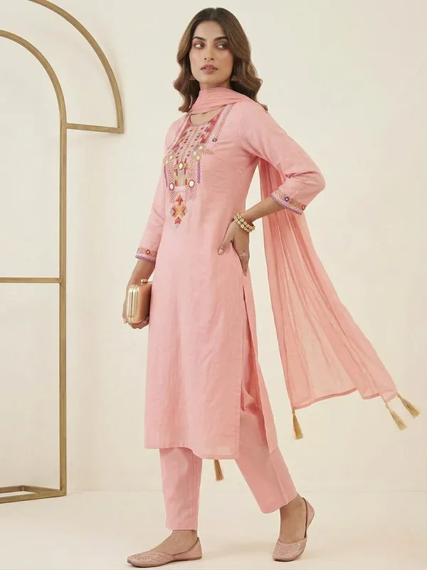 Pink_Embroidered_Kurta_Set_With_Dupatta_Ethnic_Wear_For_Women