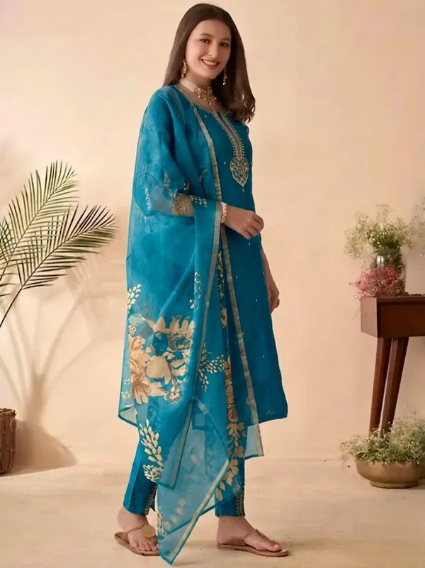 Turquoise_Embroidered_Ethnic_Suit_Set_With_Dupatta
