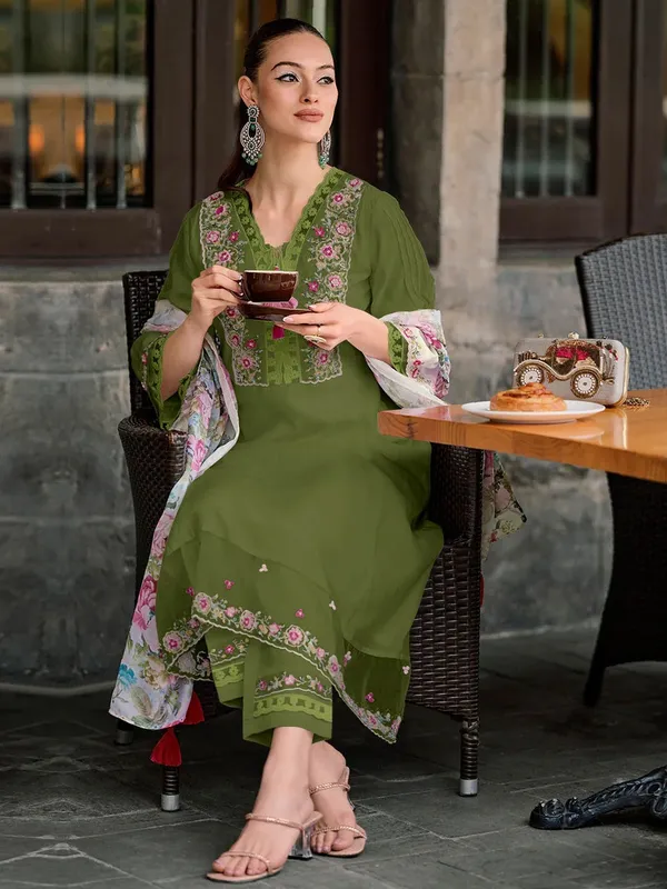 Olive_Green_Embroidered_Kurti_Set_With_Floral_Dupatta