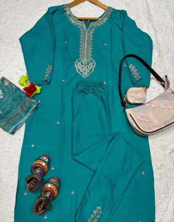 Turquoise_Embroidered_Ethnic_Suit_Set_With_Dupatta