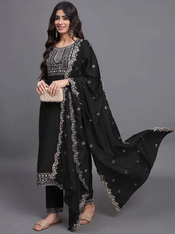 Black_Embroidered_Ethnic_Suit_Set_With_Dupatta