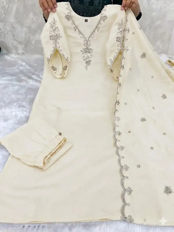 Off_White_Embroidered_Pakistani_Suit_Set_With_Silver_And_Green_Detailing