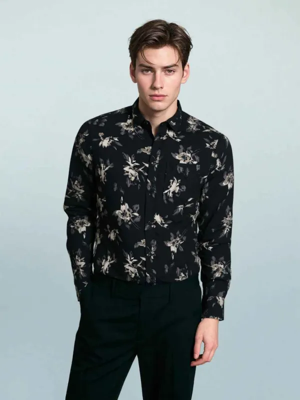 Black_Bloom_Printed_Casual_Shirt_For_Men