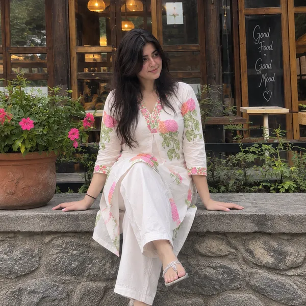 Off_White_Cotton_Multicolor_Rose_Printed_Straight_Kurta_With_White_Palazzo_Set