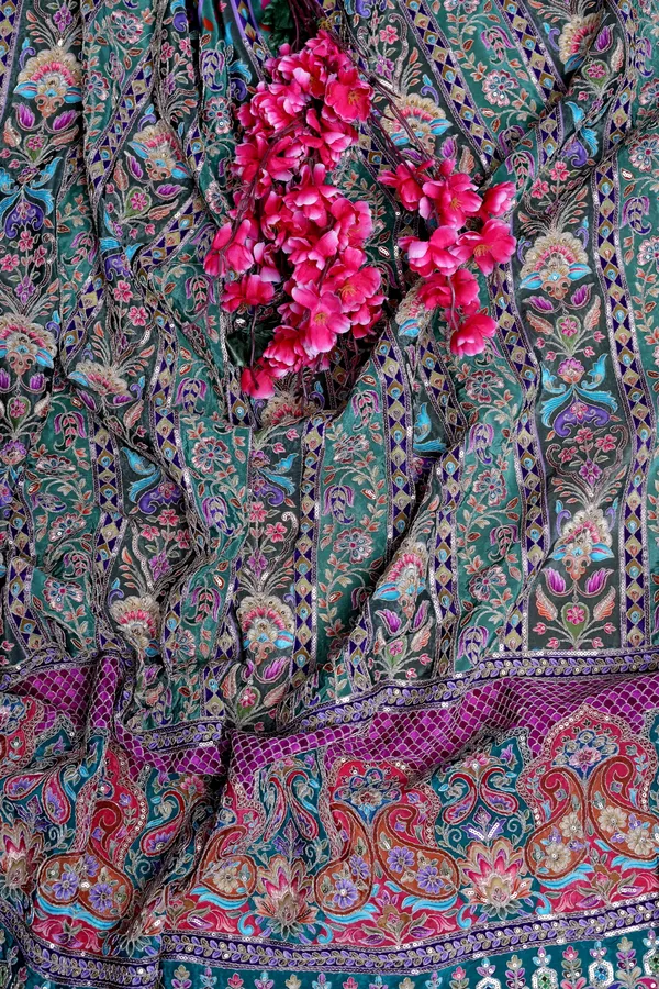 Floral_Stripe_Placement_Print_Fabric_With_Ornamental_Border