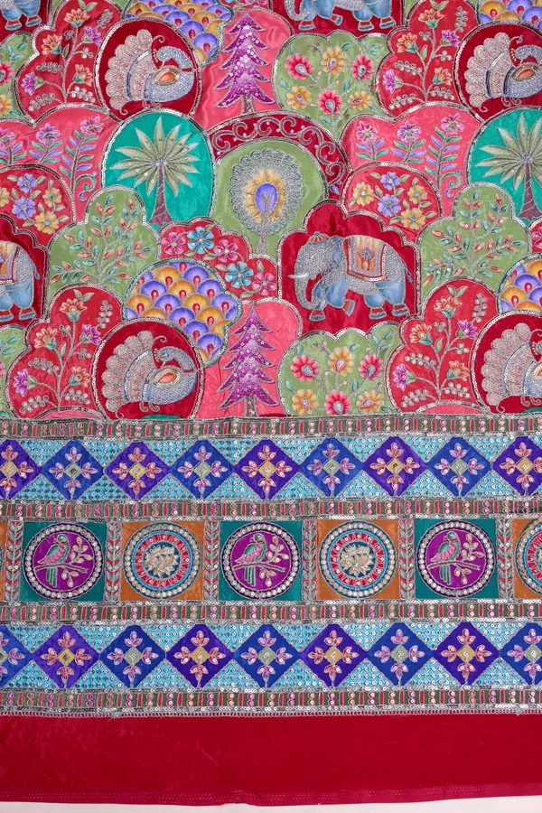 Natural_Crepe_White_Floral_Buta_Placement_Print_Fabric_With_Heavy_Ornamental_Border
