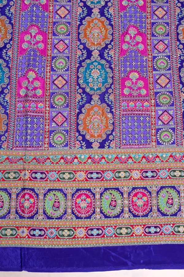 Royal_Geometric_Ornamental_Placement_Print_Fabric_With_Heavy_Border