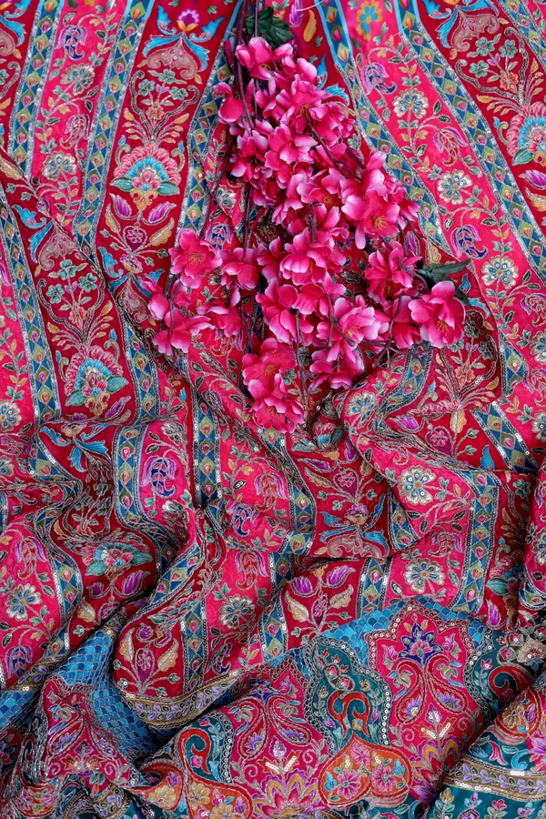 Floral_Stripe_Placement_Print_Fabric_With_Ornamental_Border