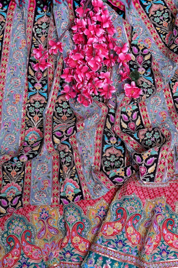 Floral_Stripe_Placement_Print_Fabric_With_Ornamental_Border
