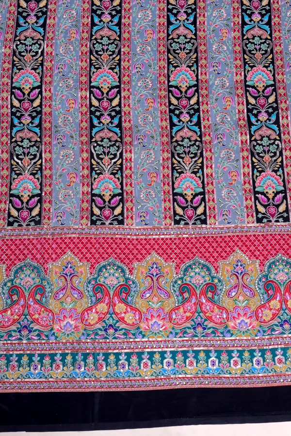Floral_Stripe_Placement_Print_Fabric_With_Ornamental_Border