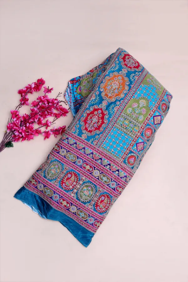 Geometric_Ornamental_Placement_Print_Fabric_With_Heavy_Border
