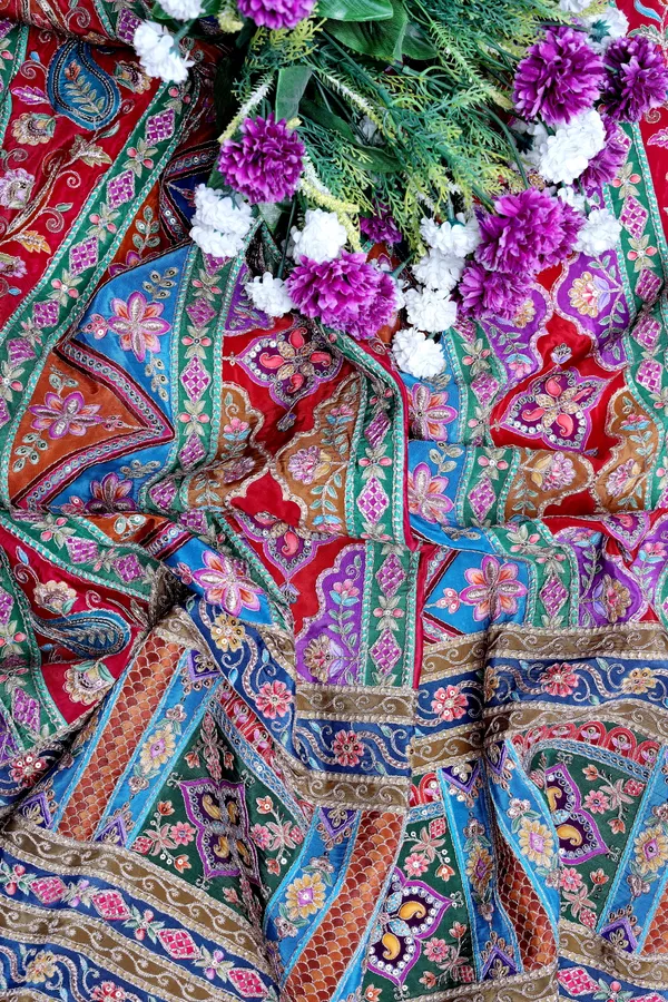 Natural_Crepe_Deep_Red_Geometric_Ethnic_Placement_Print_Fabric_With_Paisley_Ornamental_Border