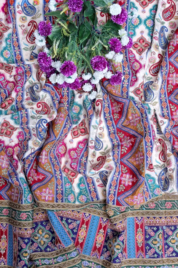 Natural_Crepe_Off_White_Geometric_Ethnic_Placement_Print_Fabric_With_Paisley_Ornamental_Border