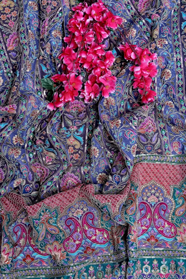 Floral_Stripe_Placement_Print_Fabric_With_Ornamental_Border