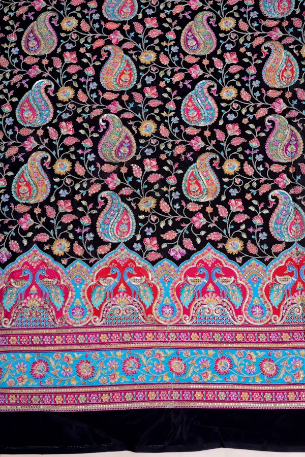 Natural_Crepe_Black_Paisley_Floral_Placement_Print_Fabric_With_Ornamental_Border