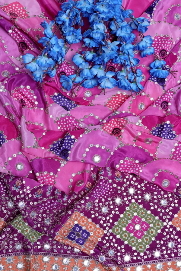 Geometric_Mirror_Work_Placement_Print_Fabric_With_Heavy_Border