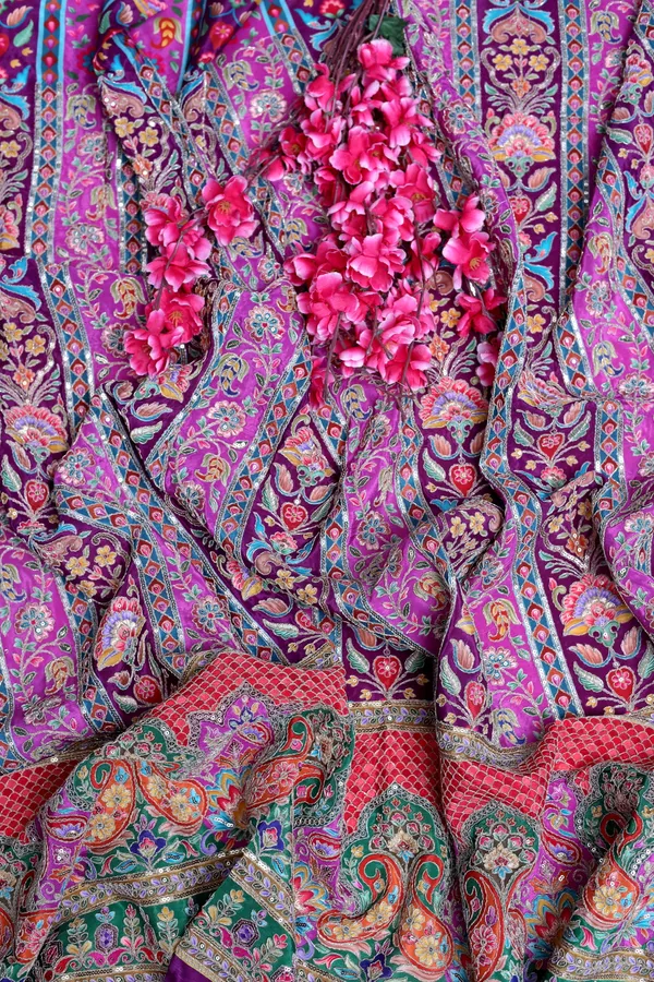 Floral_Stripe_Placement_Print_Fabric_With_Ornamental_Border