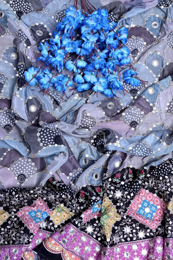 Geometric_Mirror_Work_Placement_Print_Fabric_With_Heavy_Border