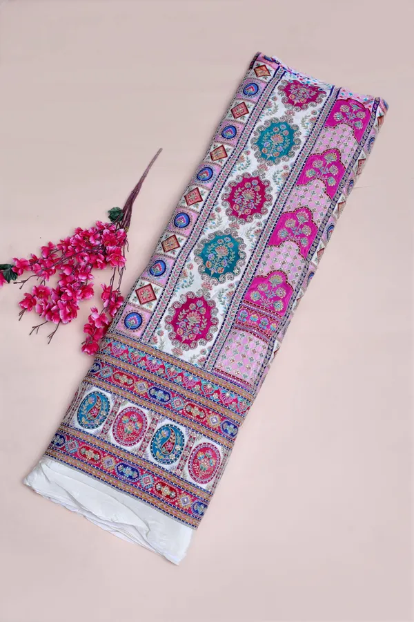 Geometric_Ornamental_Placement_Print_Fabric_With_Heavy_Border