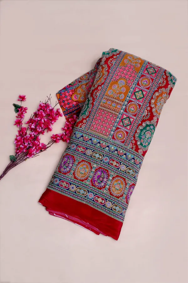 Geometric_Mirror_Work_Placement_Print_Fabric_With_Heavy_Border