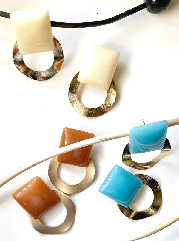 Gaia_Statement_Earrings_Brown