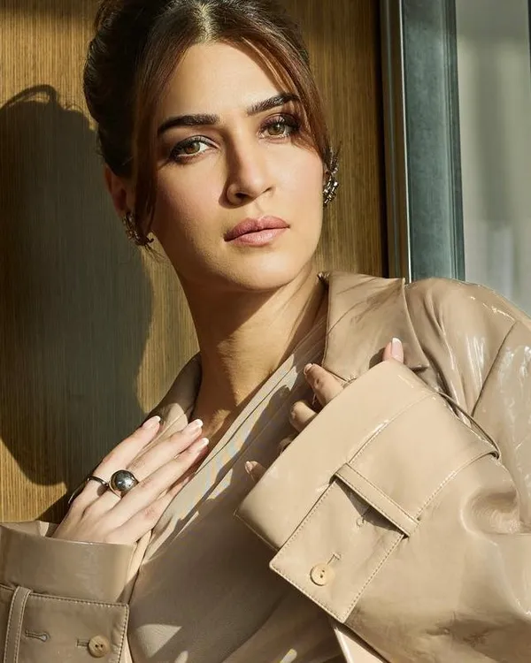 Kriti_X_Fallon_Silver