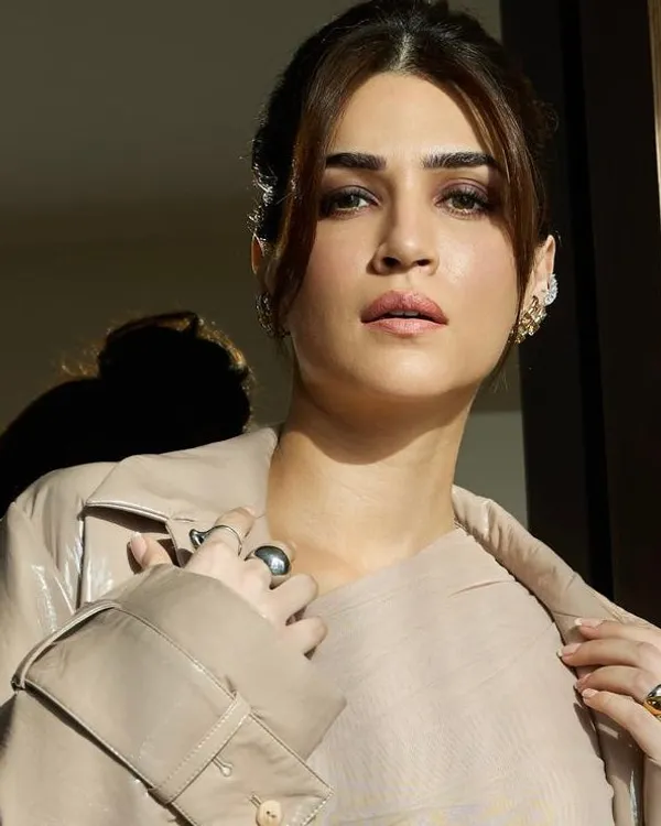 Kriti_X_Fallon_Silver