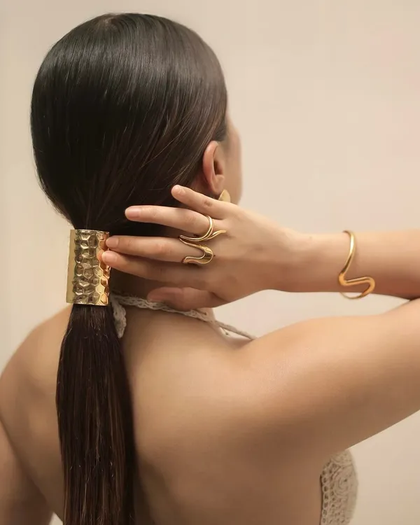 Isla_Eden_Pony_Cuff_Long_Gold