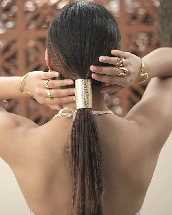 Isla_Noel_Pony_Cuff_Long_Gold