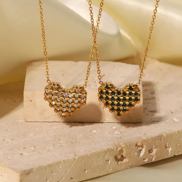 Rae_Heart_Necklace